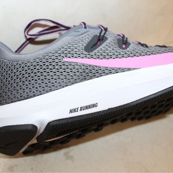 Nike Quest running shoes (women’s 9.5) - Picture 7 of 9